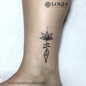 tatuaje-pierna-logia-barcelona-dasly     